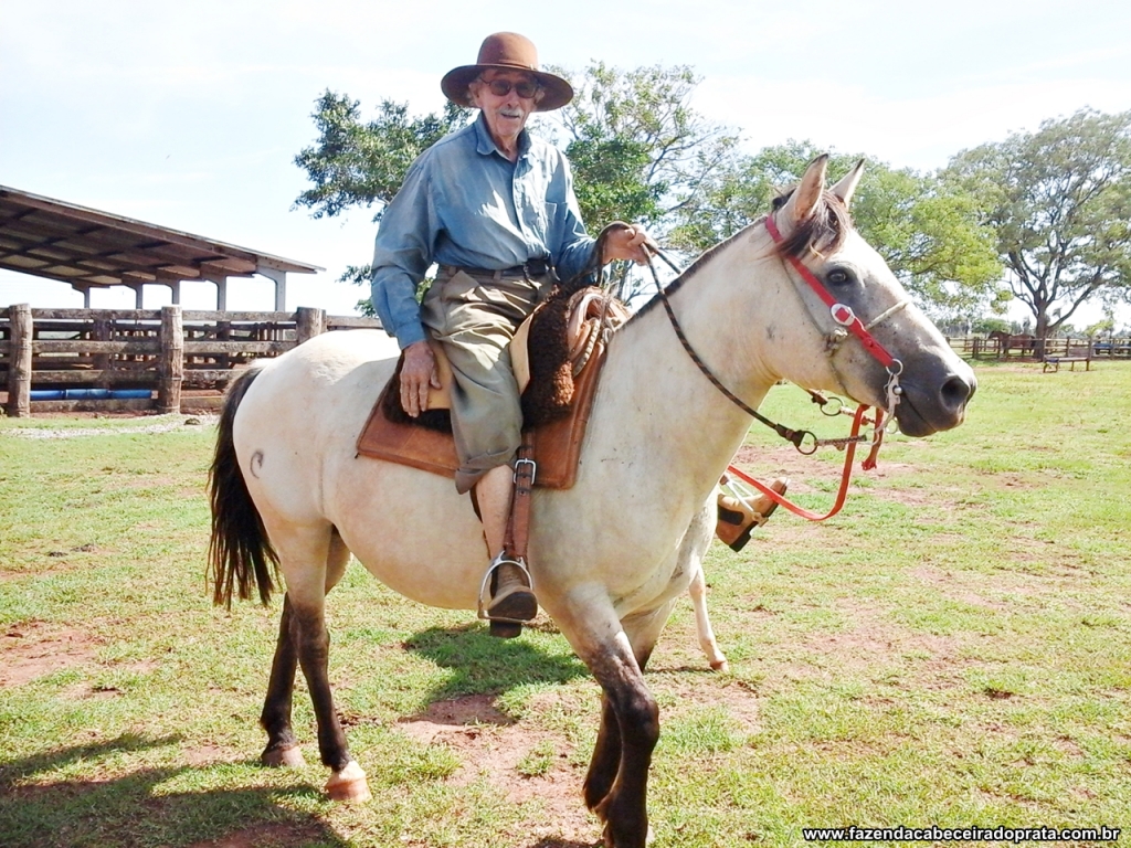 O produtor Francisco Cazola e a égua Arca do Capão Bonito